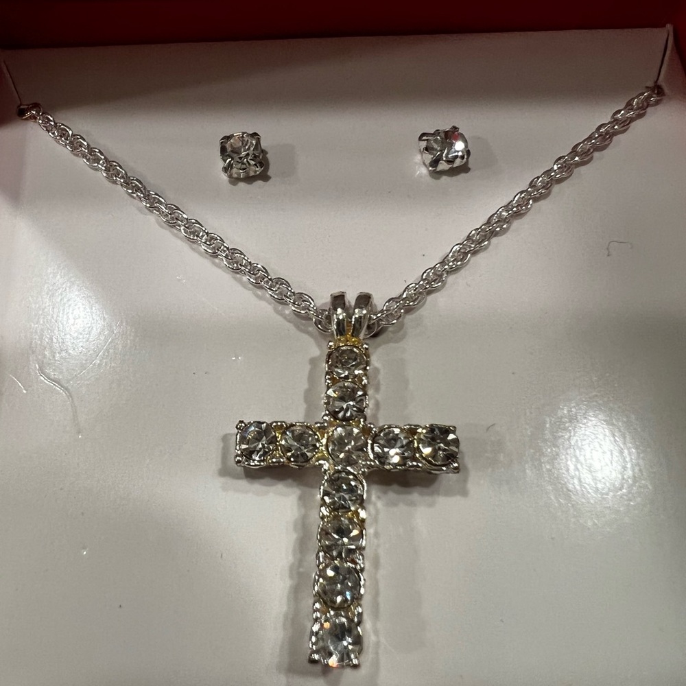 GENUINE CRYSTALS CROSS AND STUD EARRING SET